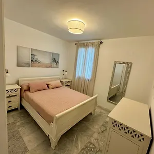 Apartament Universal, La Línea de la Concepción